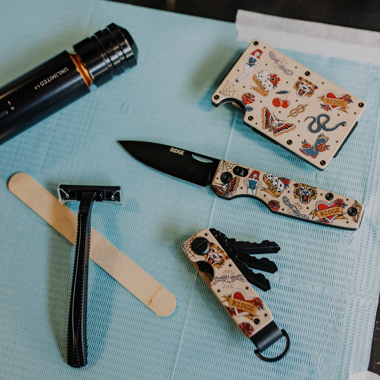 Daily Survival Kit - Traditional Flash - Color - Image 7