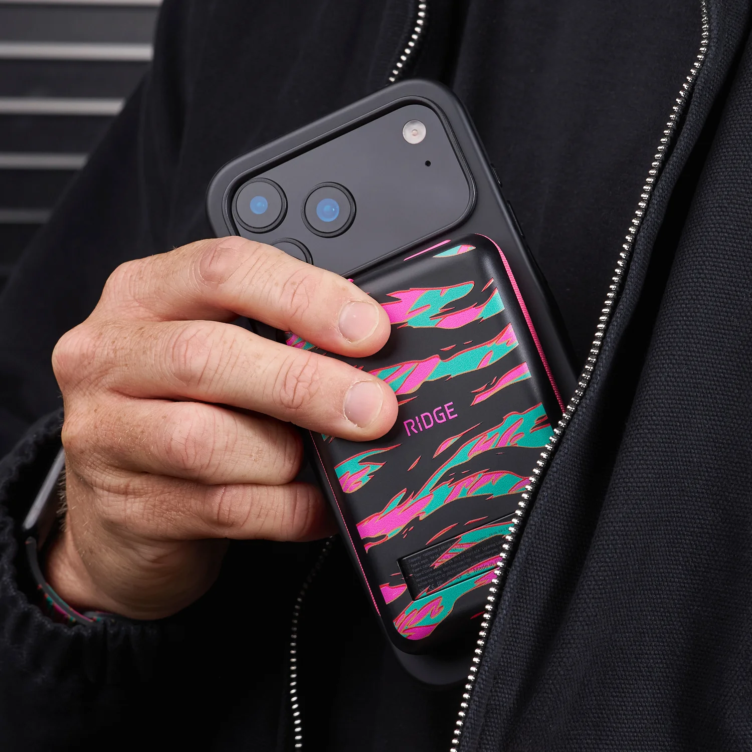 Ridge Power Bank - 10k mAh - Neon Tiger - Image 6